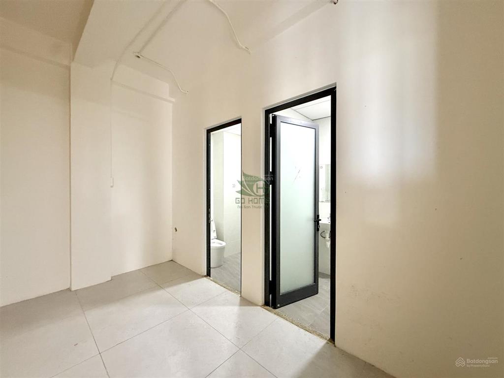Cho thuê mặt bằng 165m2 tầng 2 có thang máy khu acc vườn xoài