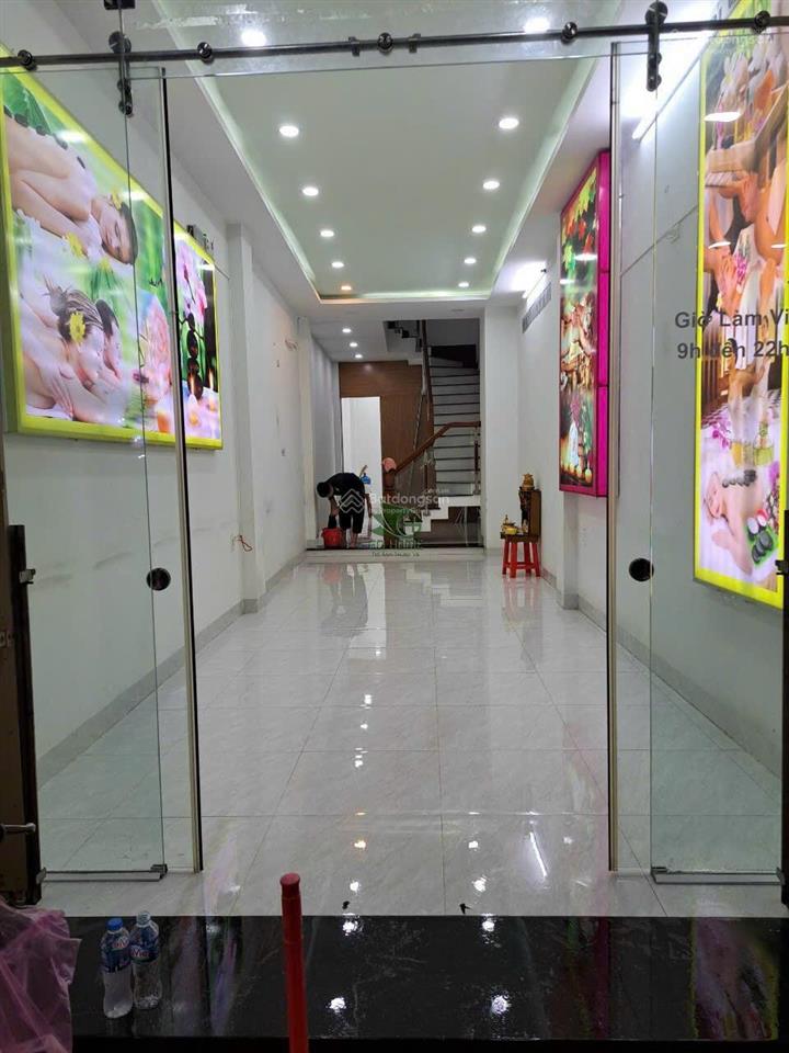 Cho thuê nhà ở kinh doanh 3 tầng mặt đường chính gần khu phố tây