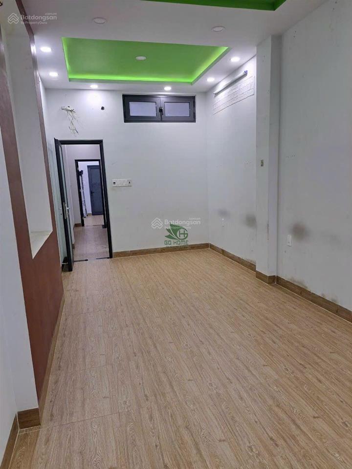 Cho thuê nhà ở kinh doanh 3 tầng mặt đường chính gần khu phố tây