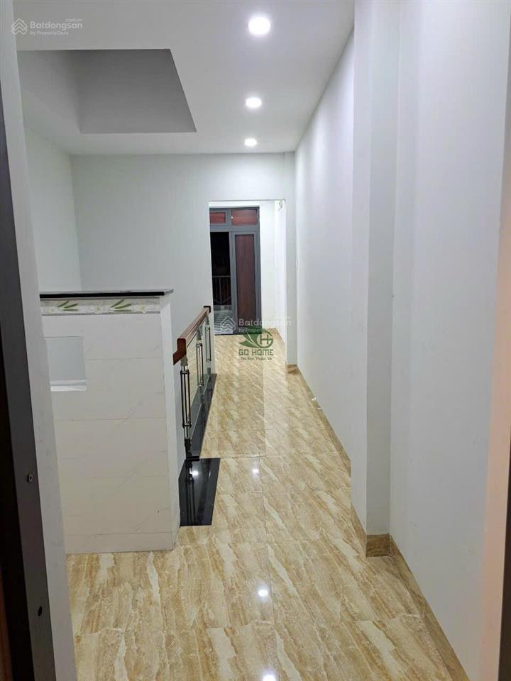 Cho thuê nhà ở kinh doanh 3 tầng mặt đường chính gần khu phố tây
