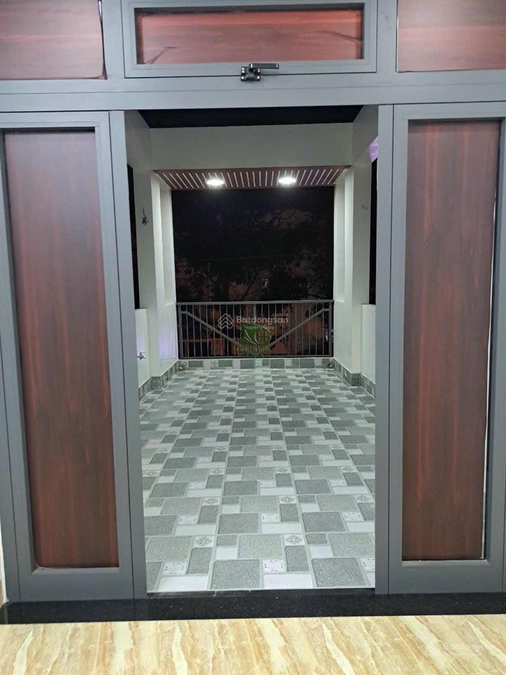 Cho thuê nhà ở kinh doanh 3 tầng mặt đường chính gần khu phố tây