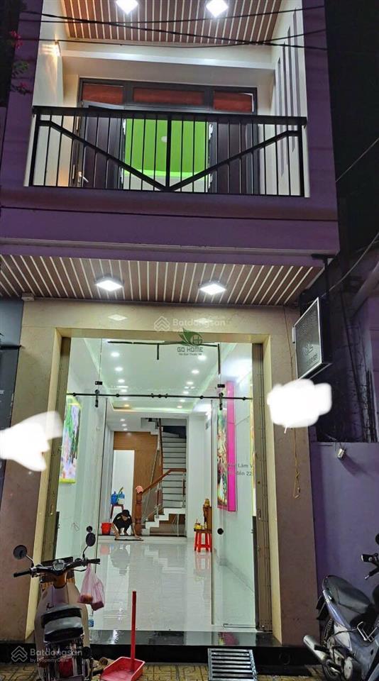 Cho thuê nhà ở kinh doanh 3 tầng mặt đường chính gần khu phố tây