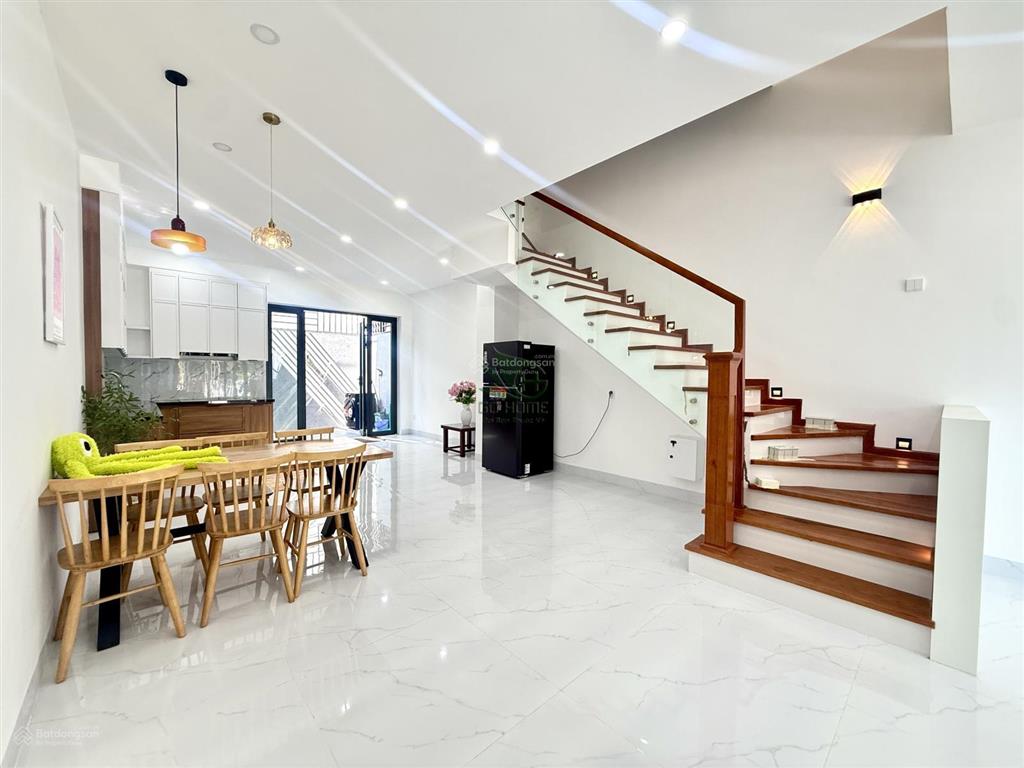 Cho thuê nhà 4 phòng ngủ full nội thất khu đô thị mỹ gia gói 8
