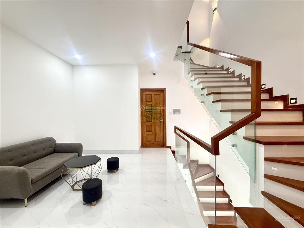 Cho thuê nhà 4 phòng ngủ full nội thất khu đô thị mỹ gia gói 8