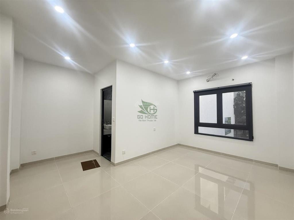 Cho thuê nhà mới ở kinh doanh 4 tầng có thang máy khu đô thị phước long