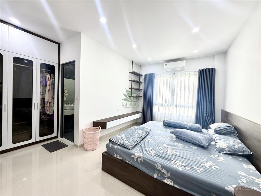 Cho thuê nhà mới ở kinh doanh 4 tầng có thang máy khu đô thị phước long