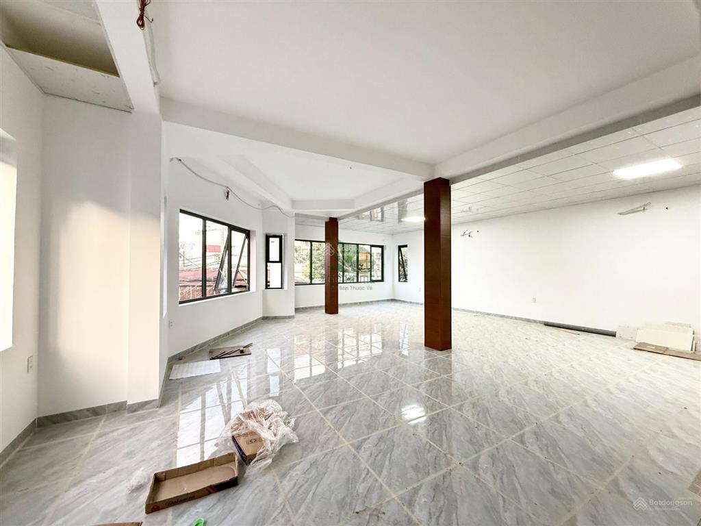 Cho thuê mặt bằng 2 tầng 220m2 góc 2 mặt tiền khu bàn cờ phước long
