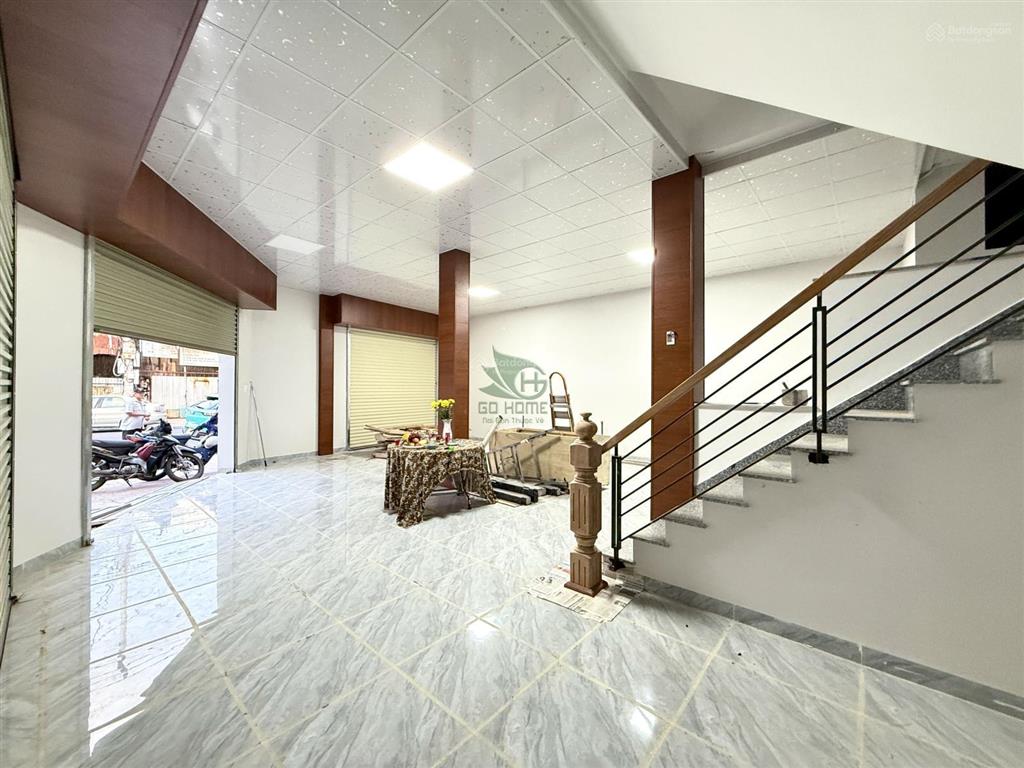 Cho thuê mặt bằng 2 tầng 220m2 góc 2 mặt tiền khu bàn cờ phước long