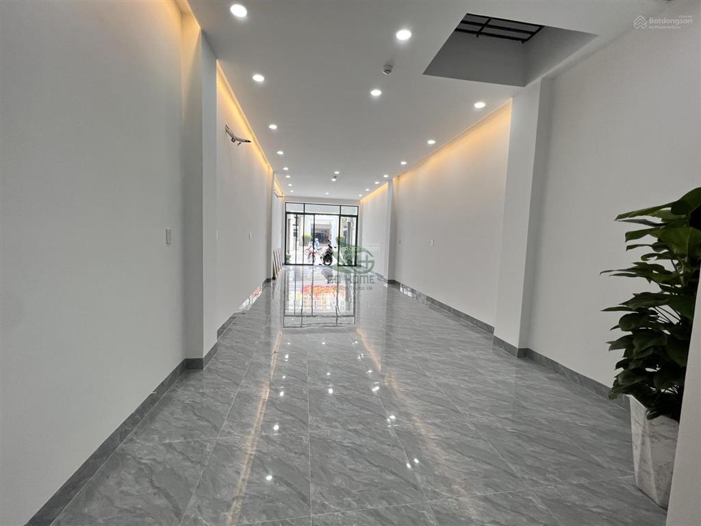 Cho thuê nhà kinh doanh 4 tầng siêu đẹp có thang máy mặt đường ngô gia tự