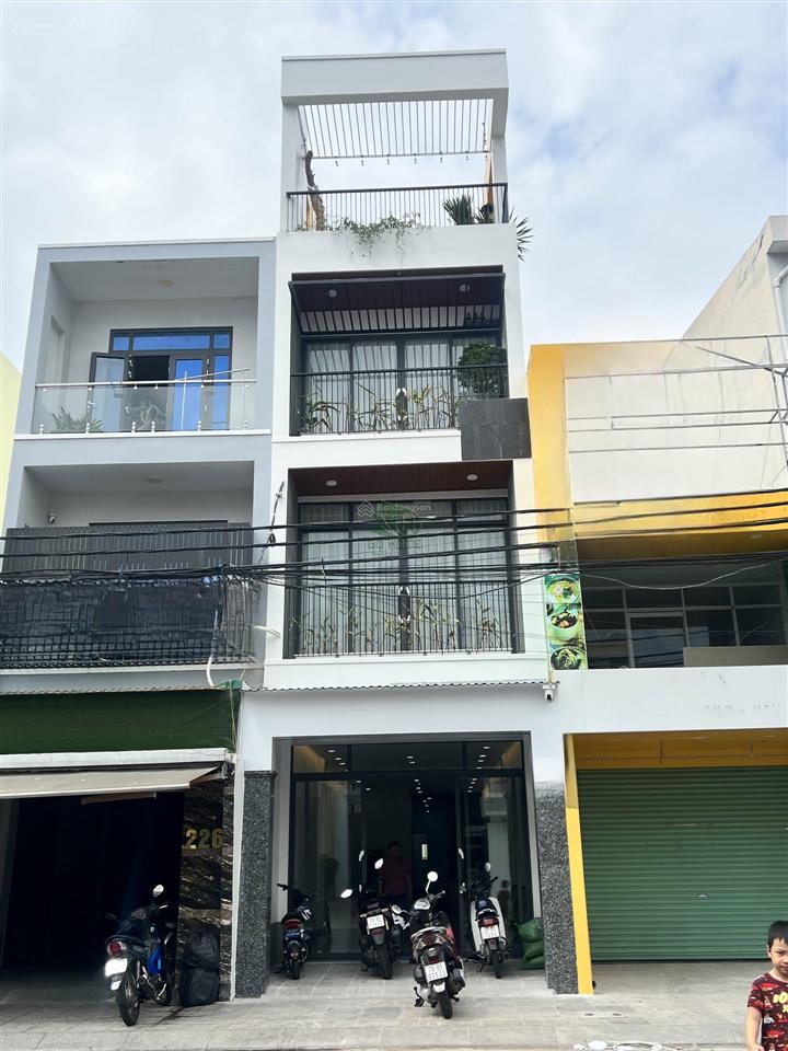 Cho thuê nhà kinh doanh 4 tầng siêu đẹp có thang máy mặt đường ngô gia tự