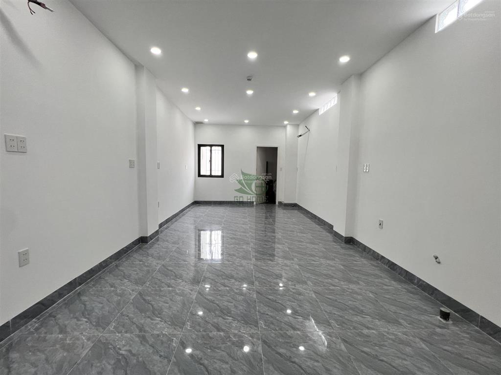 Cho thuê nhà kinh doanh 4 tầng siêu đẹp có thang máy mặt đường ngô gia tự