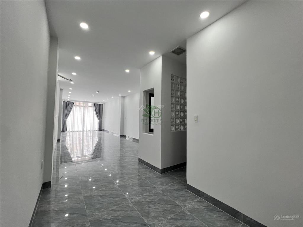 Cho thuê nhà kinh doanh 4 tầng siêu đẹp có thang máy mặt đường ngô gia tự