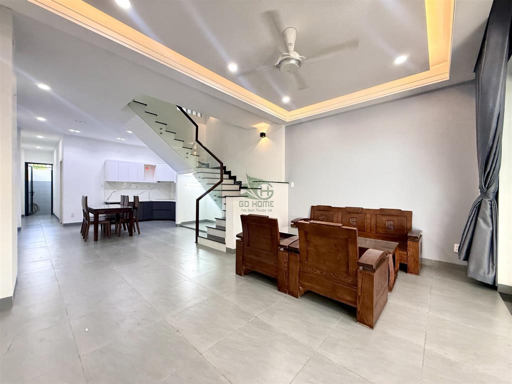 Cho thuê nhà ở kinh doanh 3 phòng khu đô thị mỹ gia