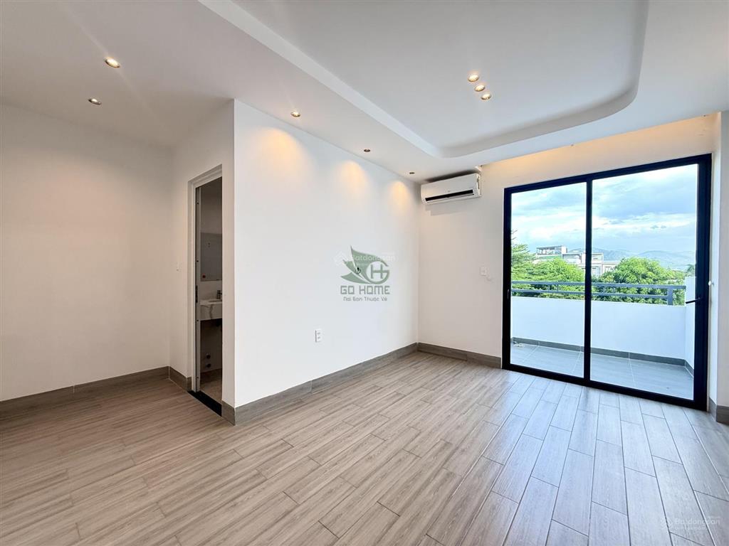 Cho thuê nhà ở kinh doanh 3 phòng khu đô thị mỹ gia