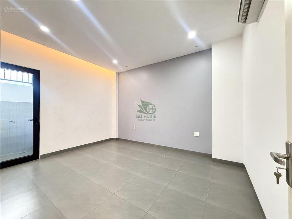 Cho thuê nhà ở kinh doanh 3 phòng khu đô thị mỹ gia