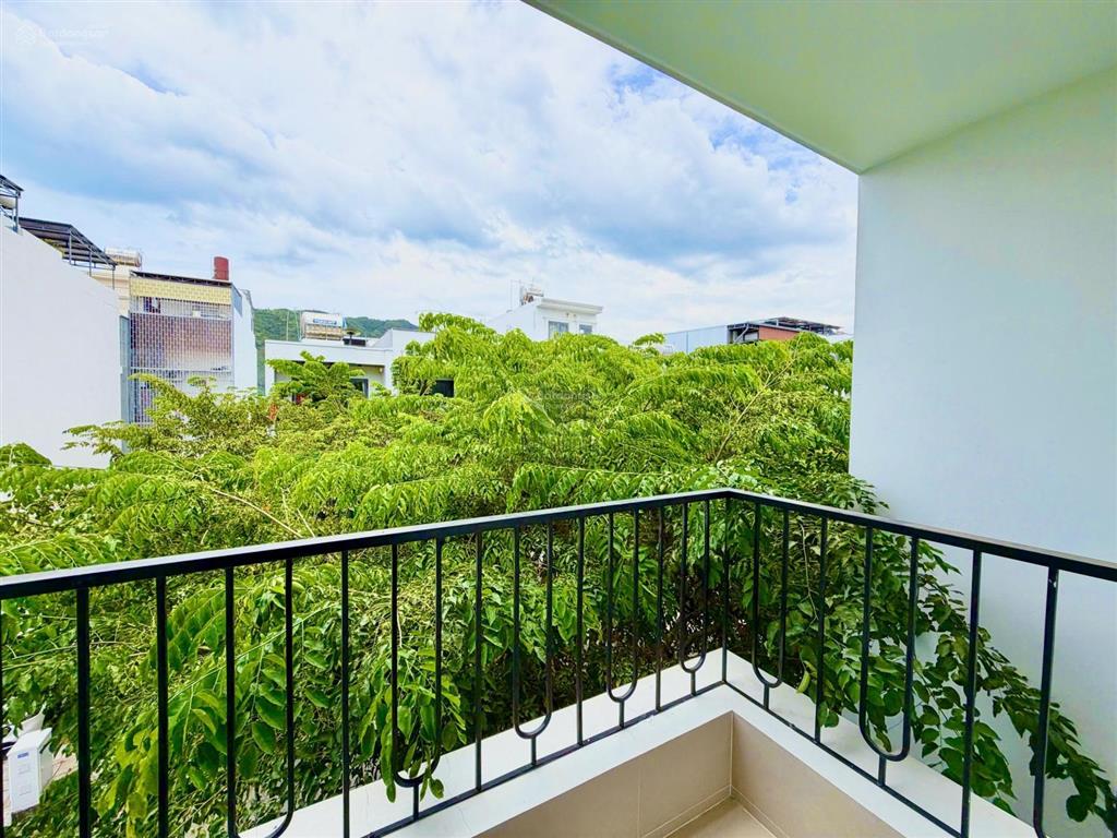 Cho thuê nhà đẹp 4 phòng ngủ full nội thất khu đô thị an bình tân