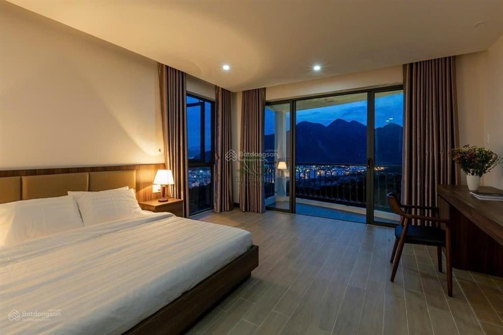 Villa view toàn cảnh vịnh nha trang siêu đẹp  có sân vườn  có thang máy