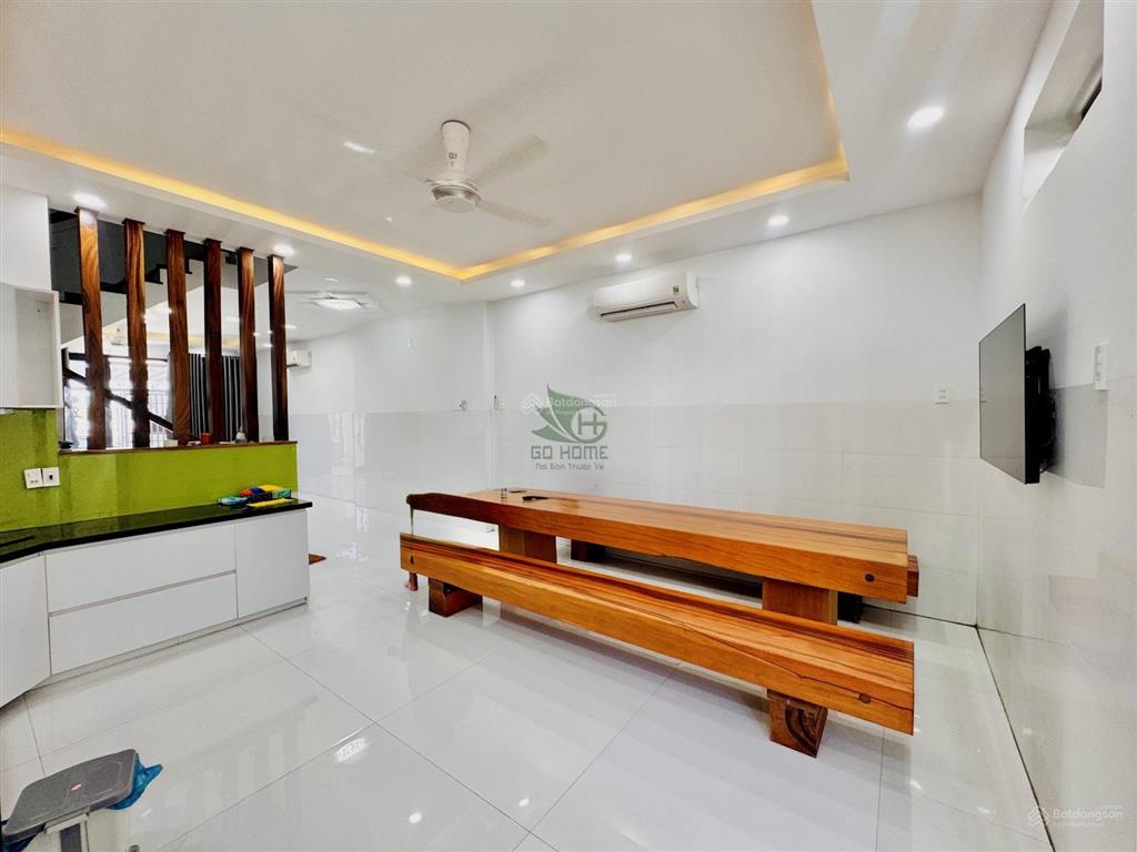 Cho thuê nhà nguyên căn 3 tầng 4 phòng ngủ full nội thất khu đô thị mỹ gia