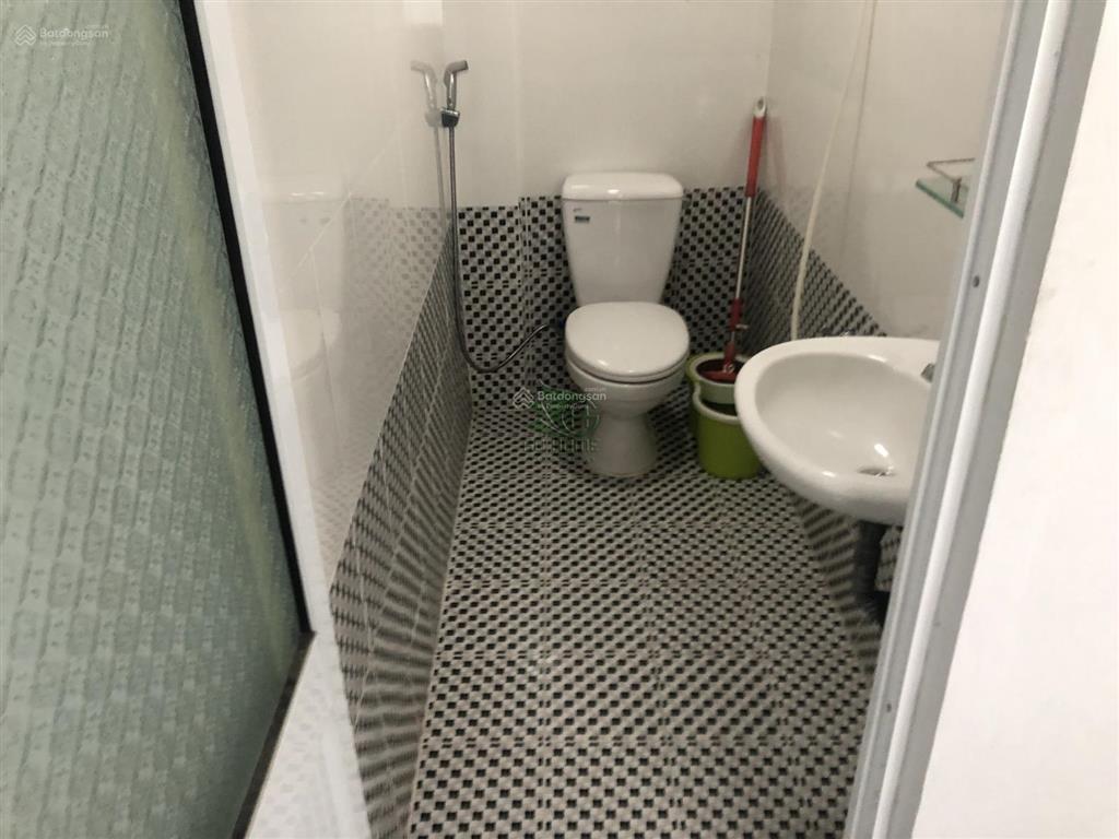Cho thuê nhà kinh doanh ngang 9.3m mặt đường chính khu trung tâm thành phố