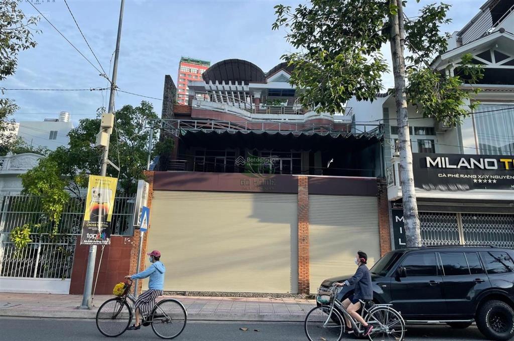 Cho thuê nhà kinh doanh ngang 9.3m mặt đường chính khu trung tâm thành phố