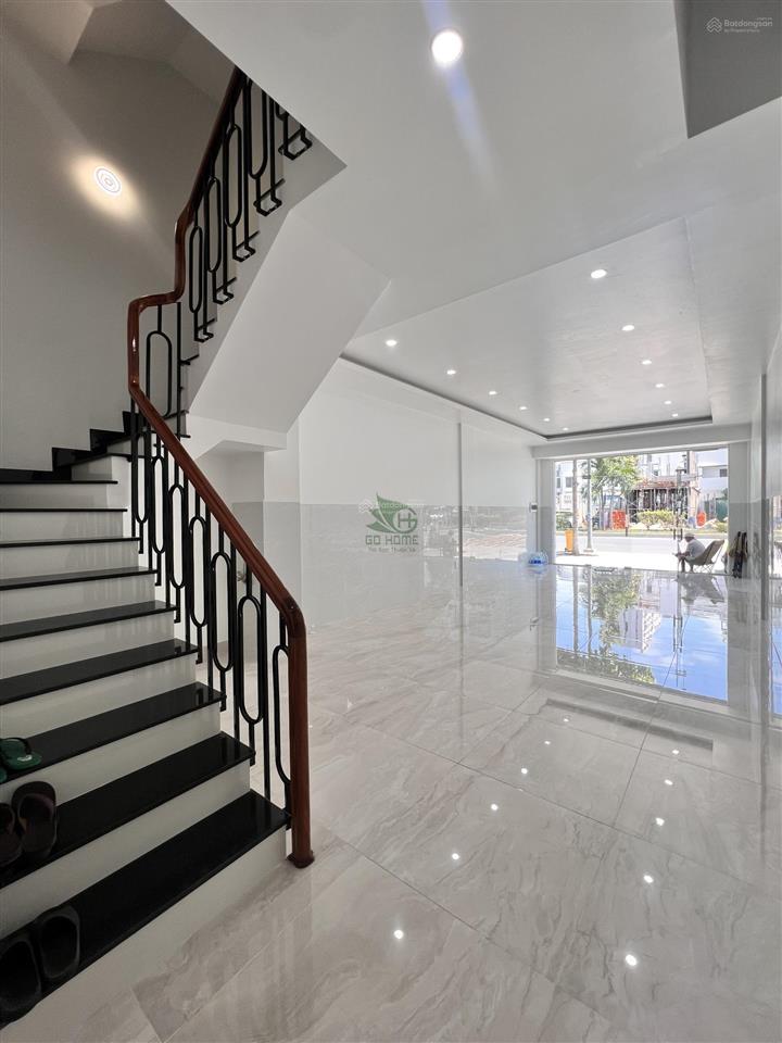 Cho thuê mặt bằng 2 tầng mặt đường chính khu vcn phước long gần dự án sungroup