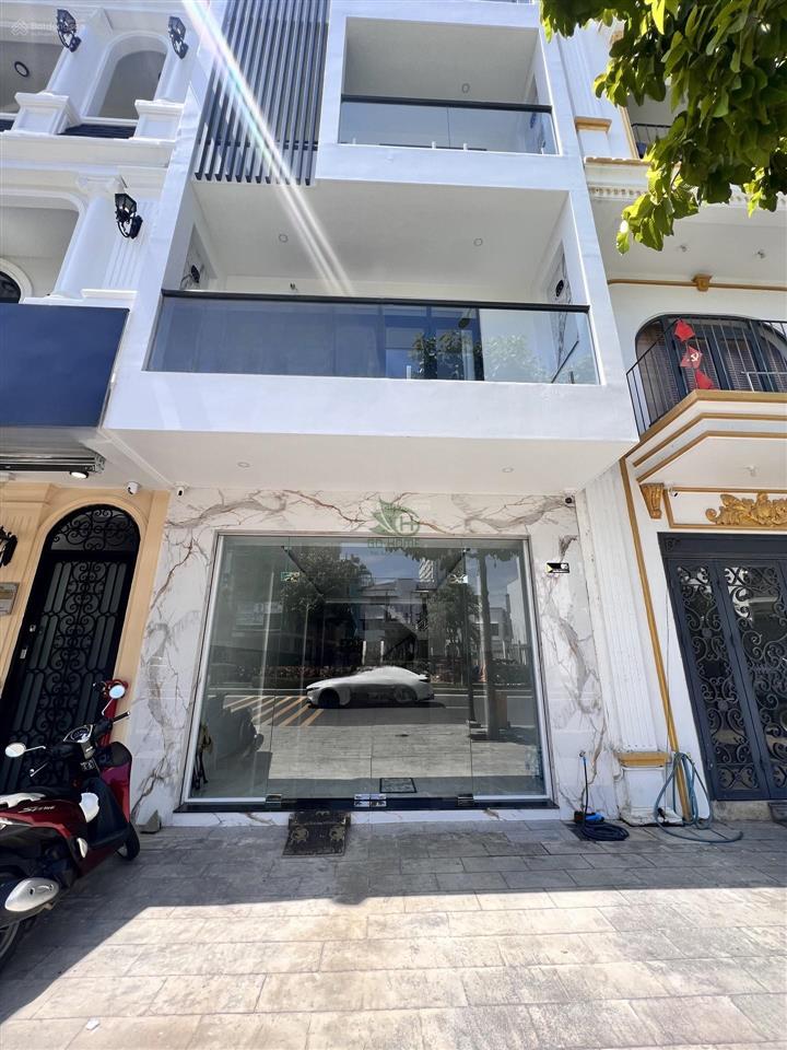Cho thuê mặt bằng 2 tầng mặt đường chính khu vcn phước long gần dự án sungroup
