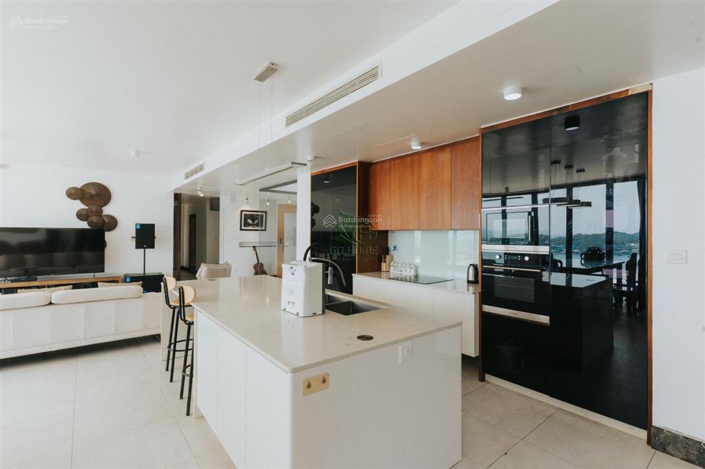 Cho thuê biệt thự anh nguyễn 5 phòng ngủ siêu đẹp có hồ bơi giá 180 triệu/tháng