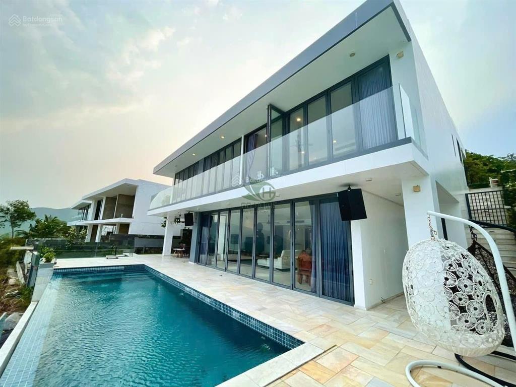 Cho thuê biệt thự anh nguyễn 5 phòng ngủ siêu đẹp có hồ bơi giá 180 triệu/tháng