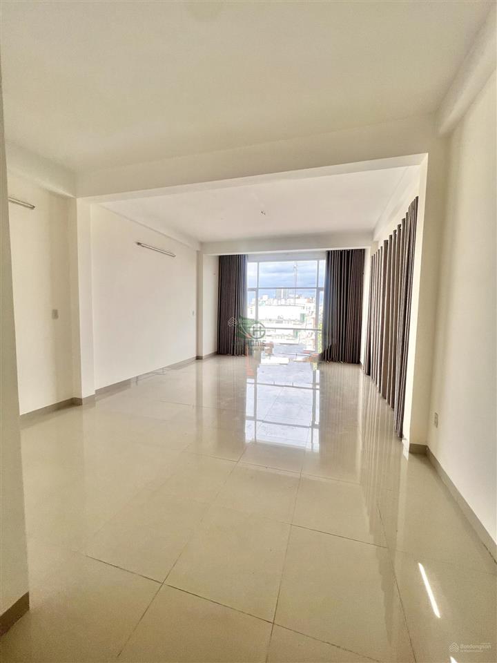 Cho thuê nhà ở kinh doanh 4 tầng vị trí siêu đẹp gần ngã tư khu trung tâm thành phố