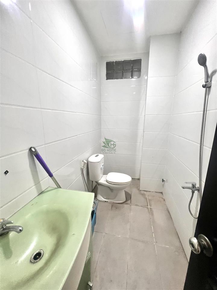 Cho thuê nhà ở kinh doanh 4 tầng vị trí siêu đẹp gần ngã tư khu trung tâm thành phố