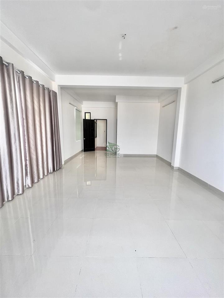 Cho thuê nhà ở kinh doanh 4 tầng vị trí siêu đẹp gần ngã tư khu trung tâm thành phố