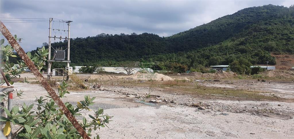 Cho thuê đất trống diện tích 5000m2 mặt tiền ql1c khu vĩnh lương