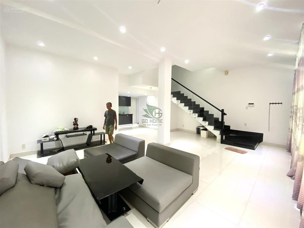 Cho thuê biệt thự 6 phòng có sân vườn khu vực vạn thắng giá 22 triệu/tháng