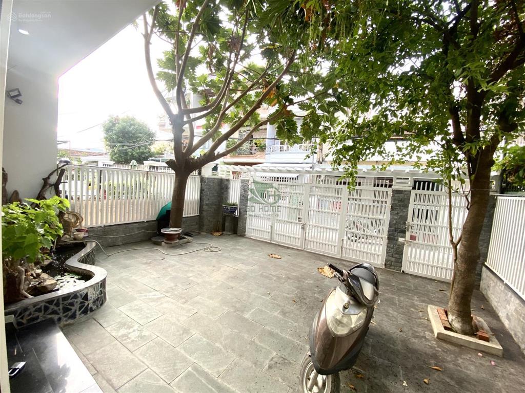 Cho thuê biệt thự 6 phòng có sân vườn khu vực vạn thắng giá 22 triệu/tháng