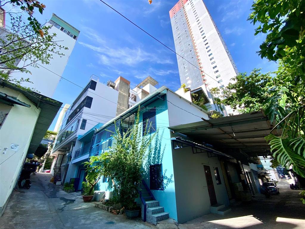 Cho thuê nhà ở kinh doanh lô góc 2 mặt tiền khu đại học nha trang