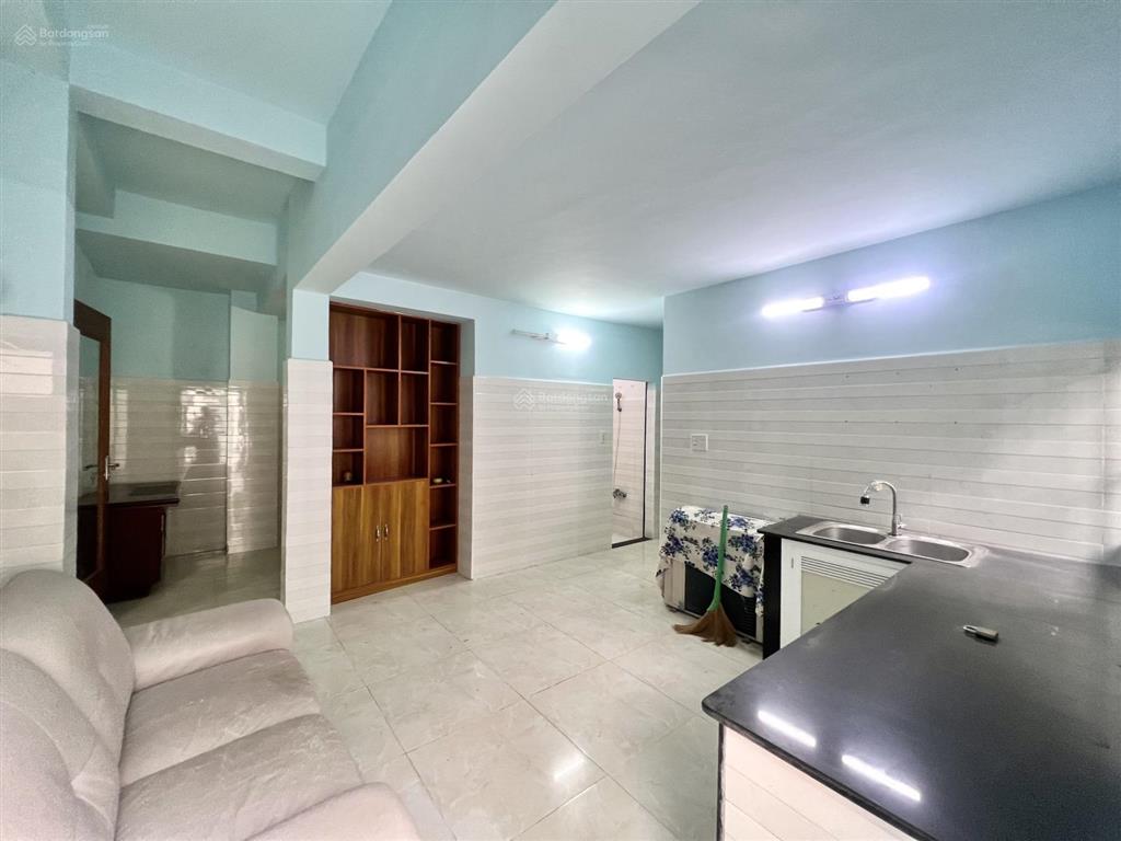 Cho thuê nhà ở kinh doanh lô góc 2 mặt tiền khu đại học nha trang