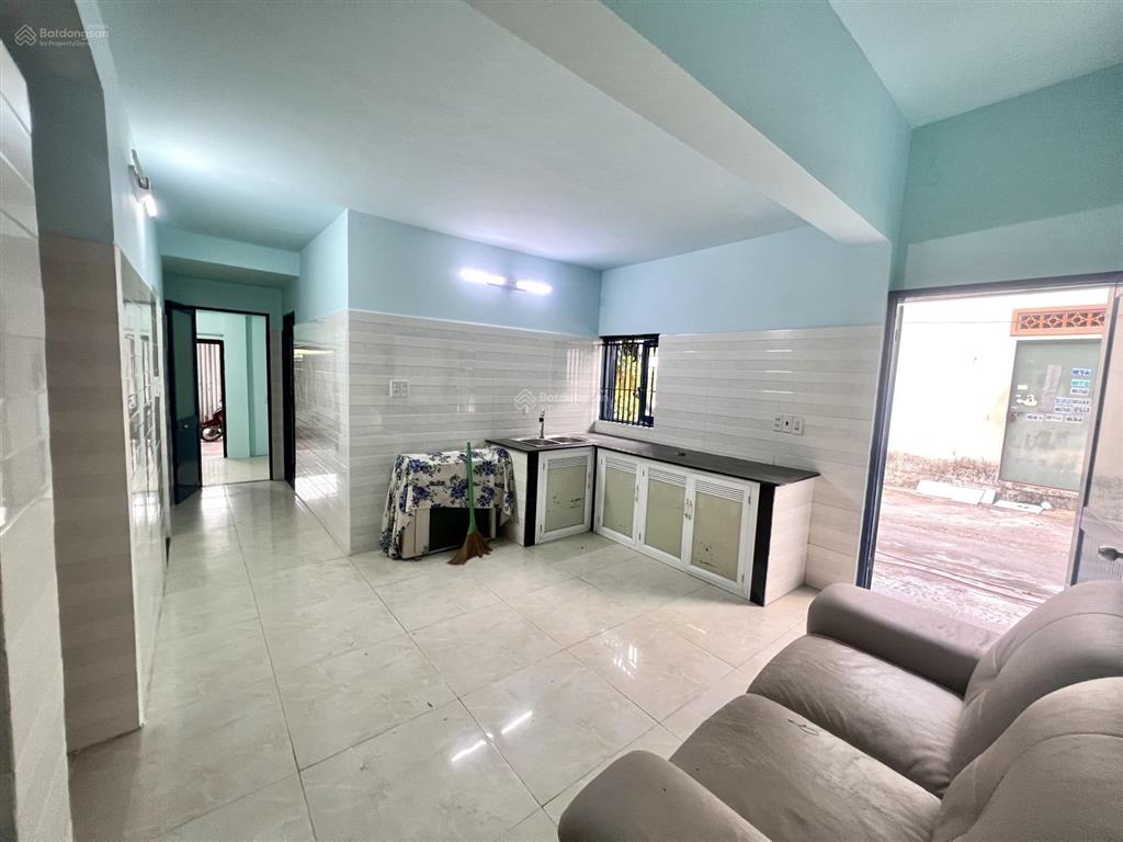 Cho thuê nhà ở kinh doanh lô góc 2 mặt tiền khu đại học nha trang