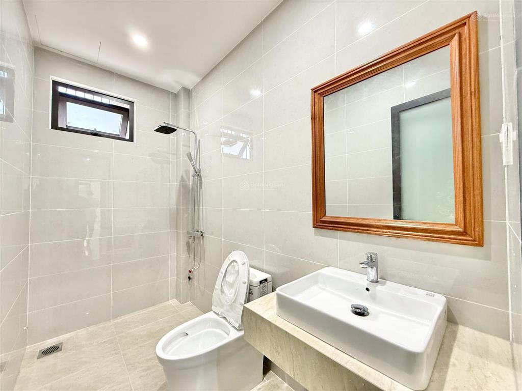 Cho thuê nhà mới 4 phòng ngủ full nội thất có thang máy kđt mỹ gia