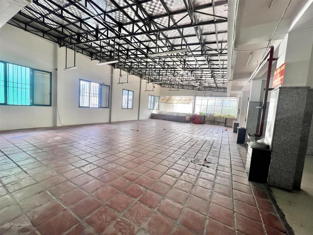 Cho thuê nhà kinh doanh 3 tầng siêu rộng ngang 14m sẵn điện 3 pha, pccc