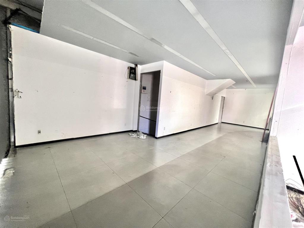 Cho thuê nhà kinh doanh 3 tầng siêu rộng ngang 14m sẵn điện 3 pha, pccc