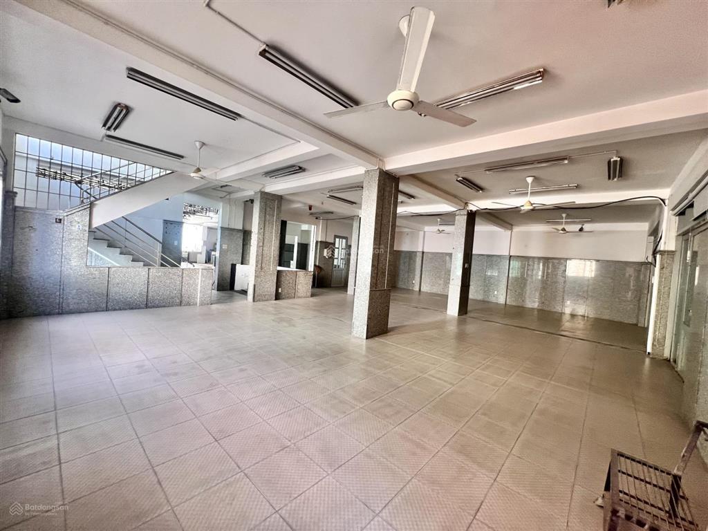 Cho thuê nhà kinh doanh 3 tầng siêu rộng ngang 14m sẵn điện 3 pha, pccc