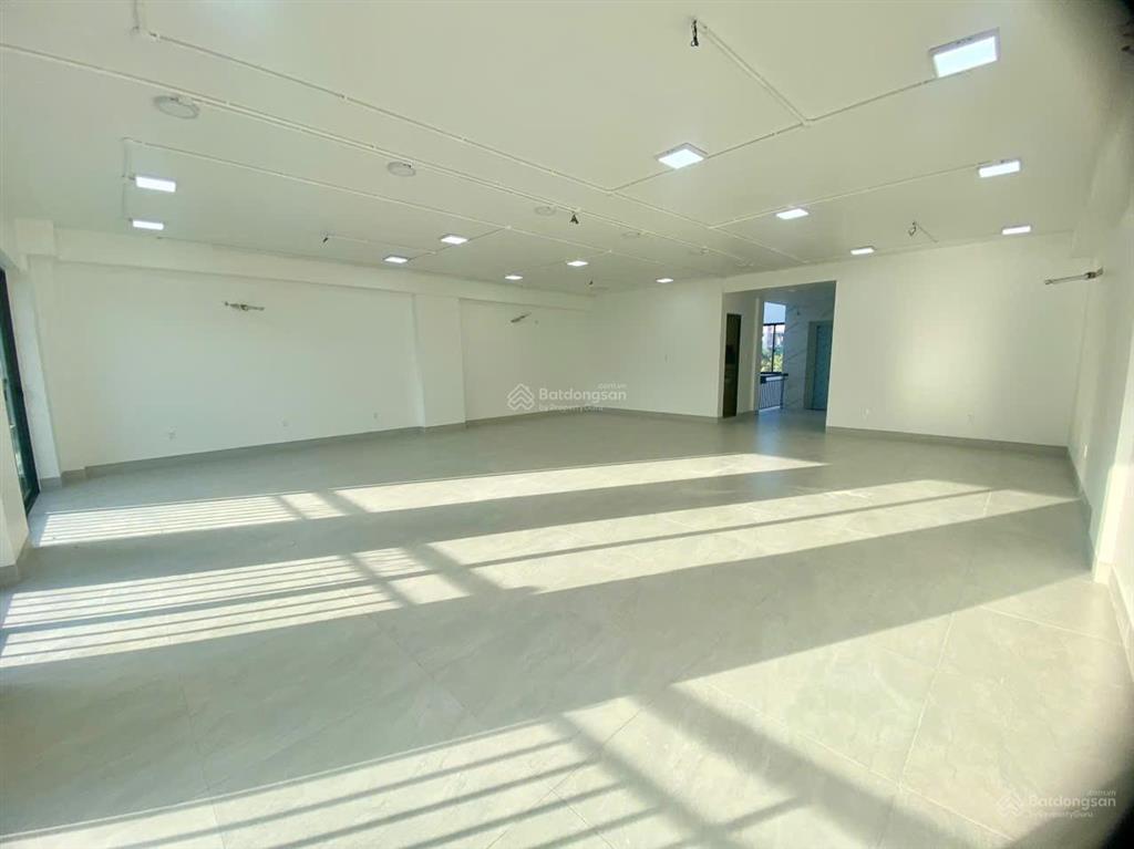 Cho thuê nhà 3 tầng 500m2 trống thông suốt khu hà quang 2