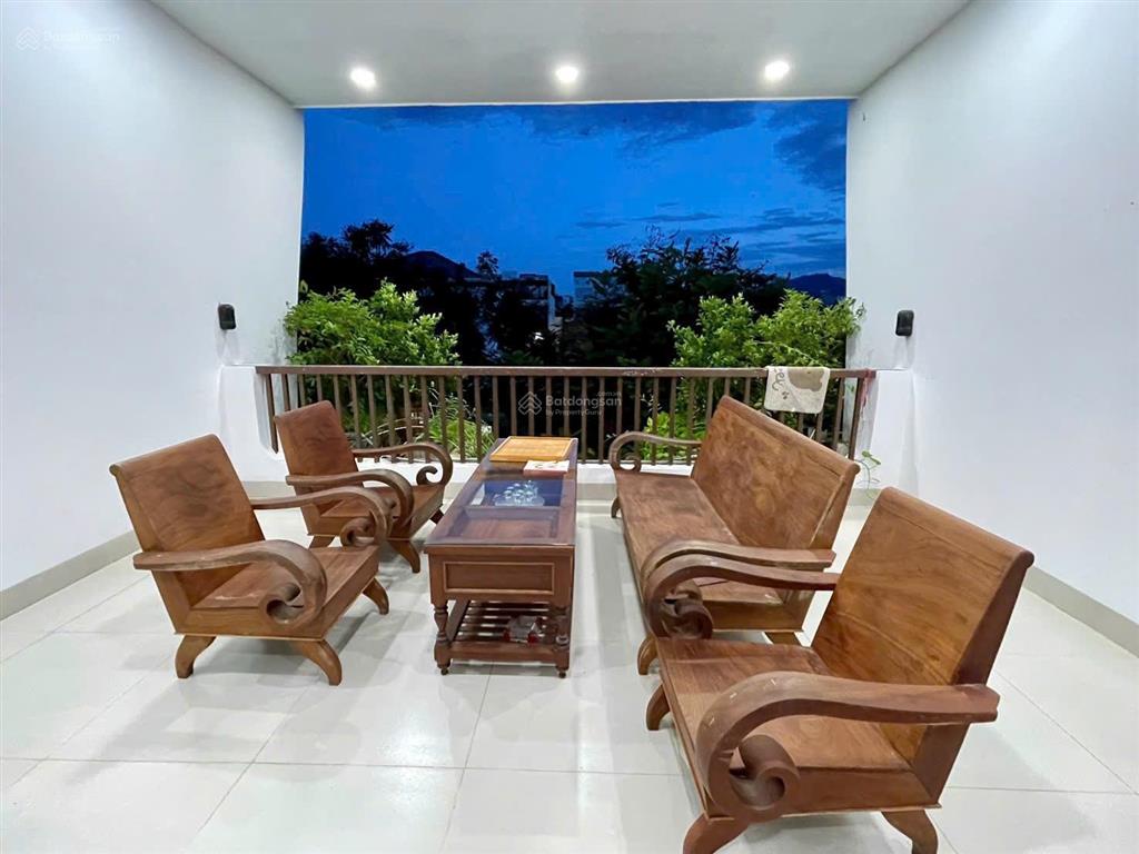 Cho thuê nhà ở kinh doanh có thang máy 4 phòng ngủ full nội thất khu hà quang 2