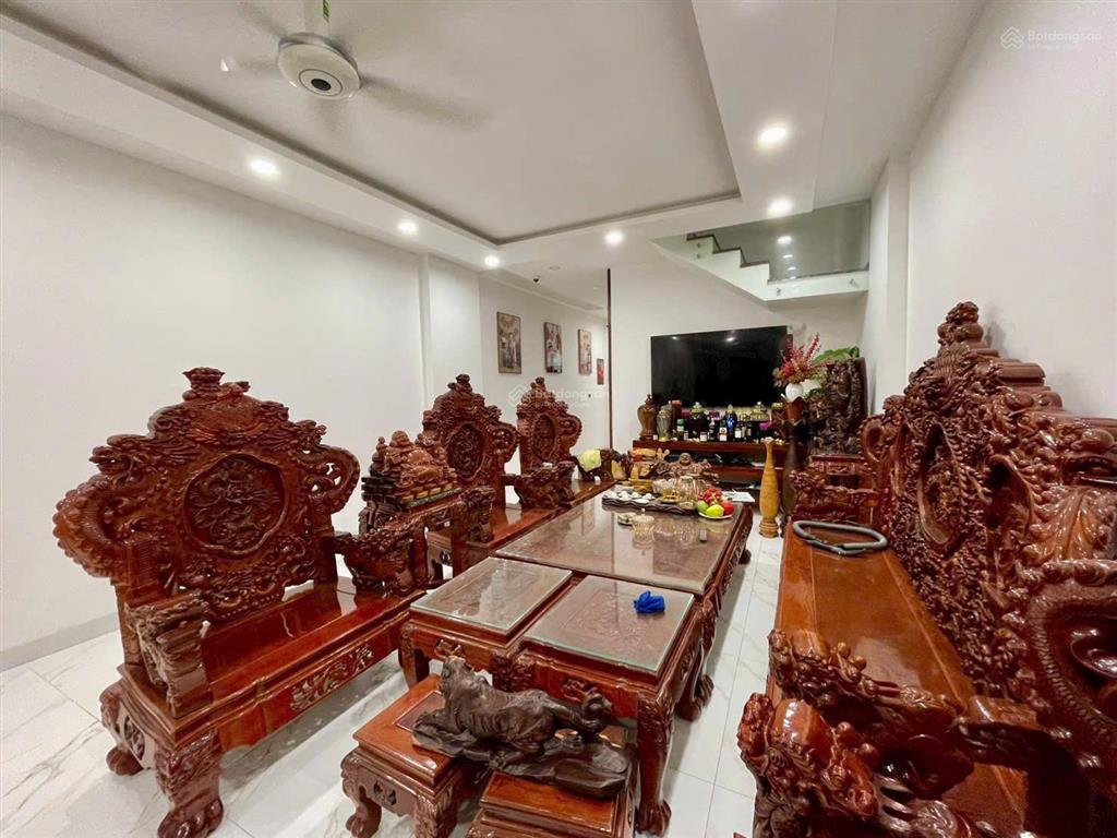 Cho thuê nhà ở kinh doanh có thang máy 4 phòng ngủ full nội thất khu hà quang 2