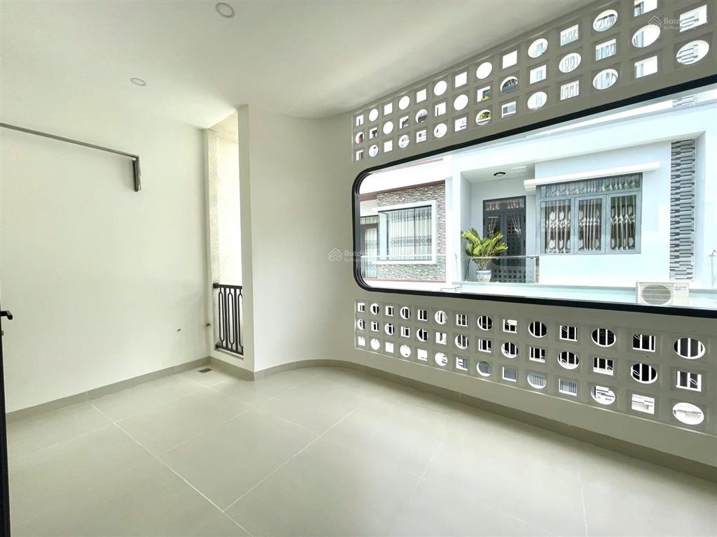 Nhà mới xây full nội thất 4 phòng ngủ có sân  phía bắc nha trang