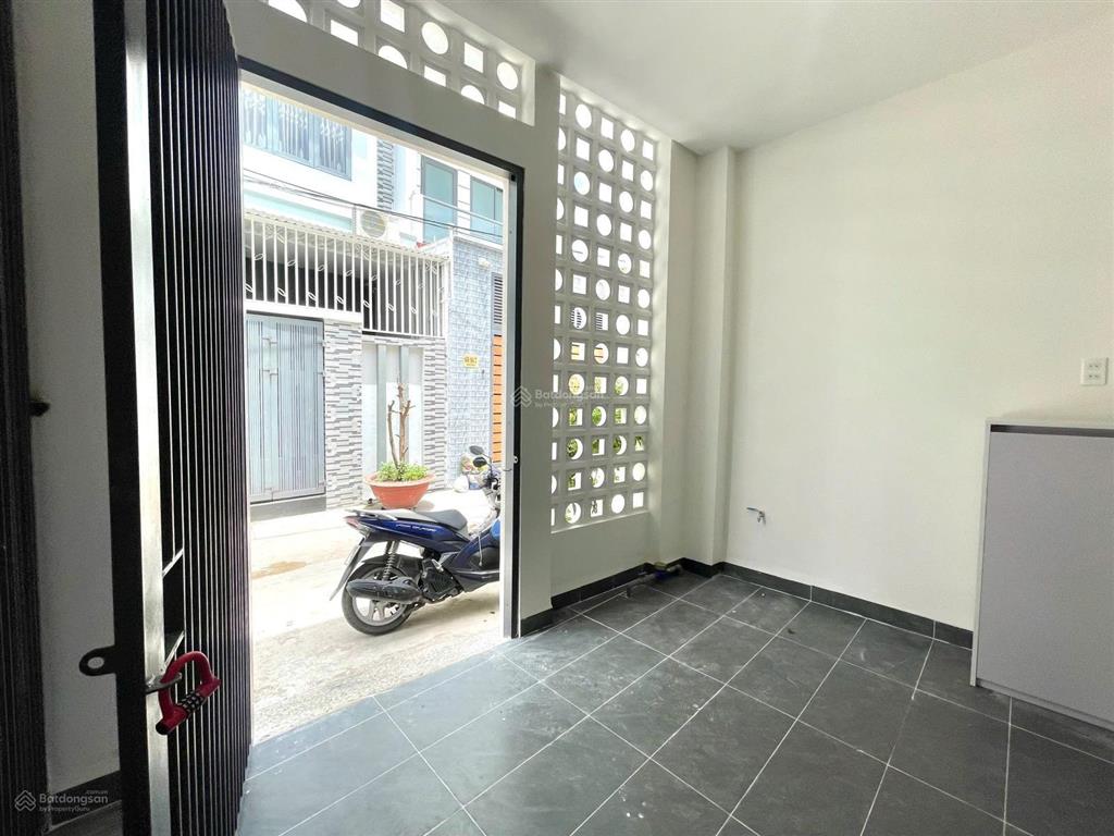 Nhà mới xây full nội thất 4 phòng ngủ có sân  phía bắc nha trang