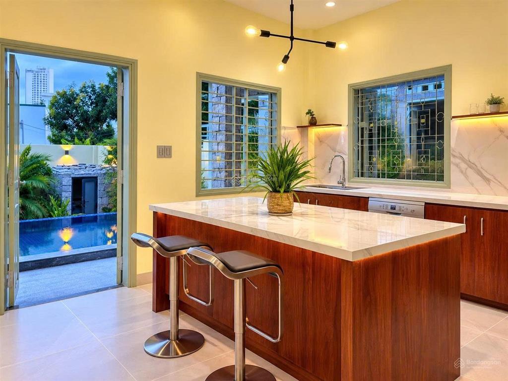 Villa mới xây có hồ bơi sân vườn 3 phòng ngủ full nội thất khu phía bắc nha trang