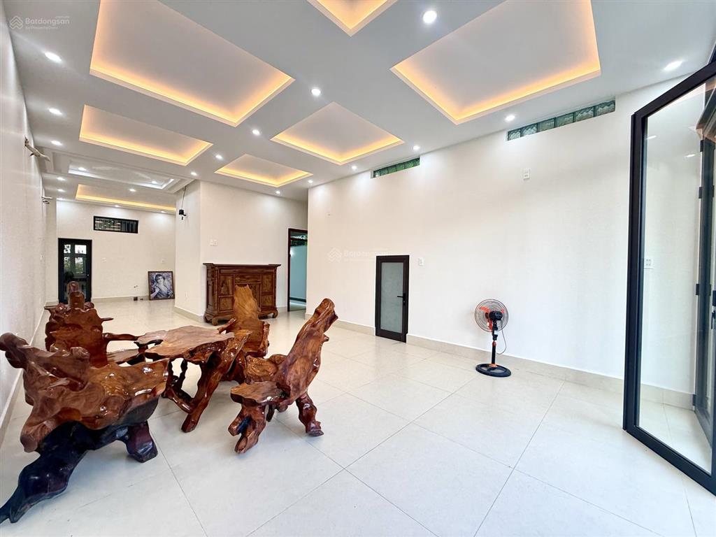 Nhà đẹp vừa ở vừa kinh doanh 4 phòng ngủ full nội thất có thang máy khu mỹ gia gói 2
