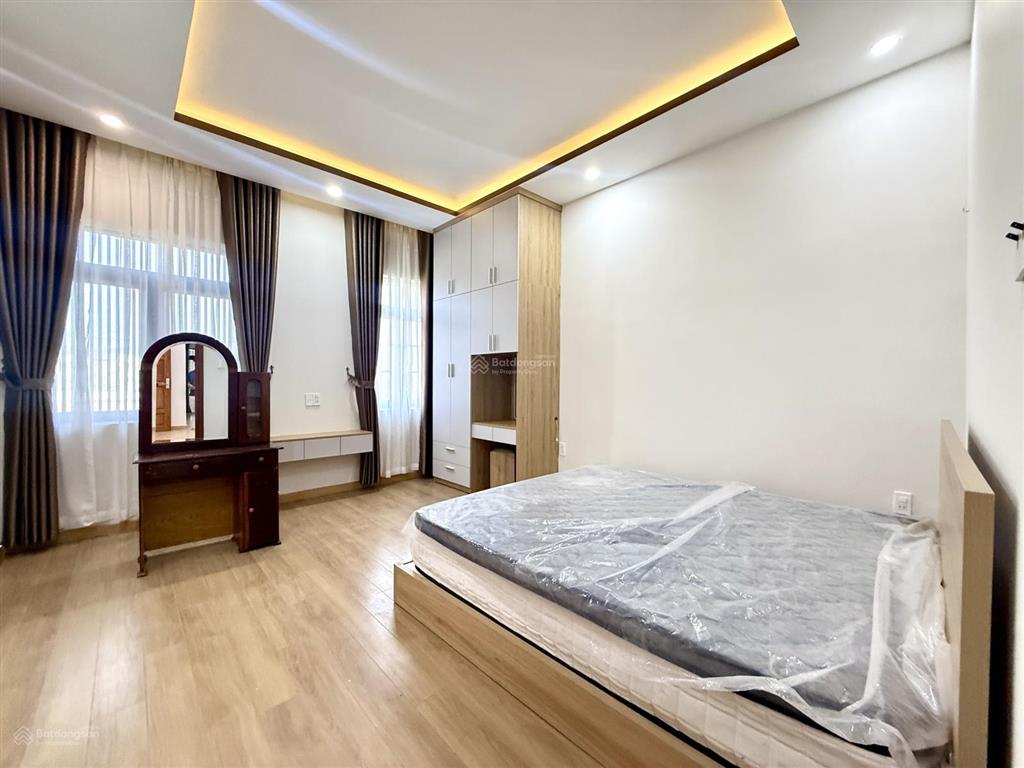 Nhà đẹp vừa ở vừa kinh doanh 4 phòng ngủ full nội thất có thang máy khu mỹ gia gói 2