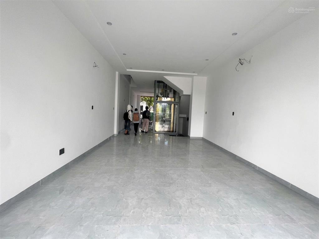 Cho thuê mặt bằng view sông 2 mặt tiền đường vành đai gần dự án sungroup